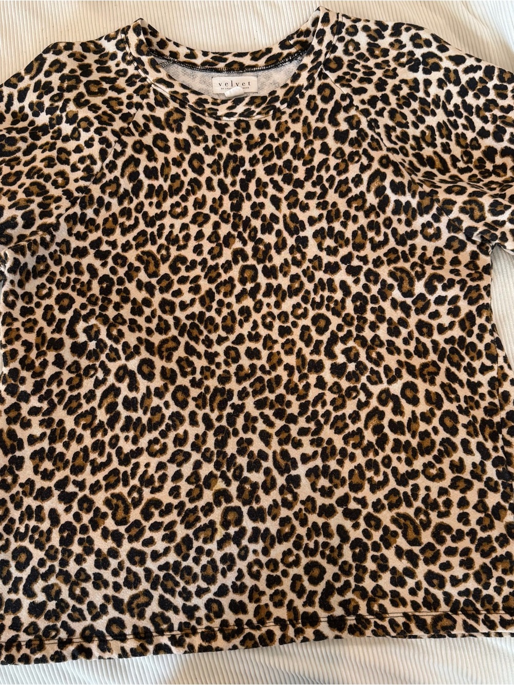 Velvet by Graham & Spencer Leopard Print Short Sleeve Sweatshirt Top Large USA - Picture 3 of 8